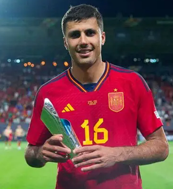 罗德里谈2024年金球之争:良性竞争下的理性看待